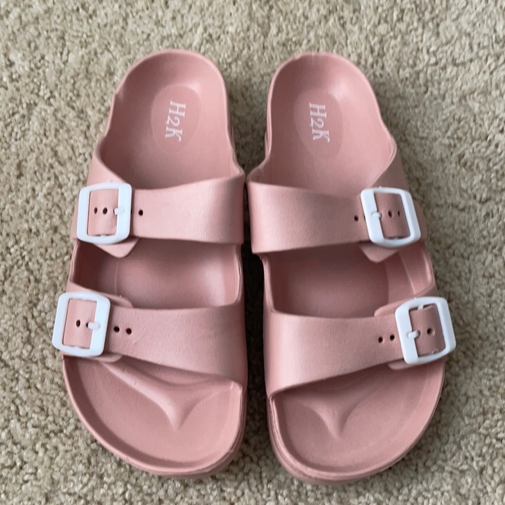 Adorable NEW pink/rose sandal size 41 or 9